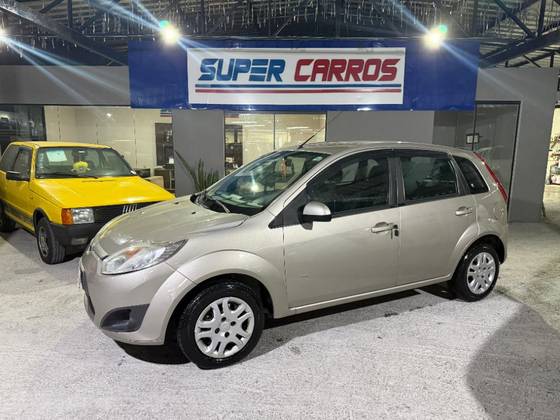 FORD FIESTA 1.6 ROCAM SE PLUS HATCH 8V FLEX 4P MANUAL FORD FIESTA 1.6 ROCAM SE PLUS HATCH 8V FLEX 4P MANUAL